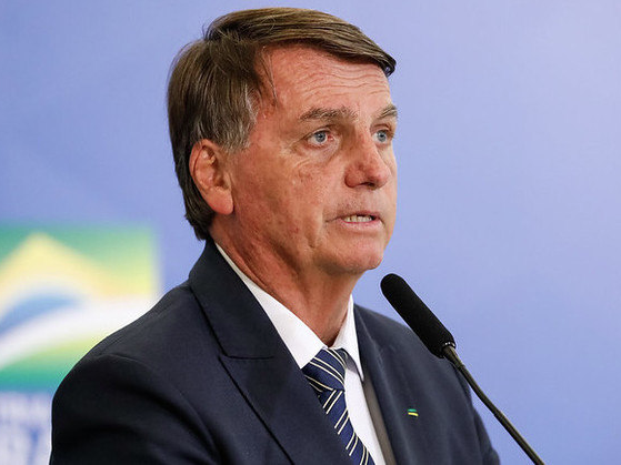 Bolsonaro diz que compra de Viagra pelas Forças Armadas 'não é nada'