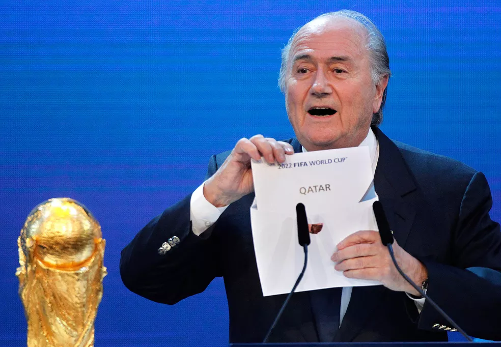 Ex-presidente da FIFA assume erro por escolha do Catar como sede da Copa