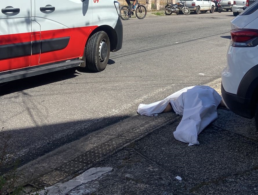 Idosa morre atropelada por motocicleta na Zona Lesta da capital