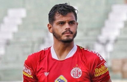 Zagueiro do América vai passar por cirurgia e desfalca o alvirubro no clássico rei