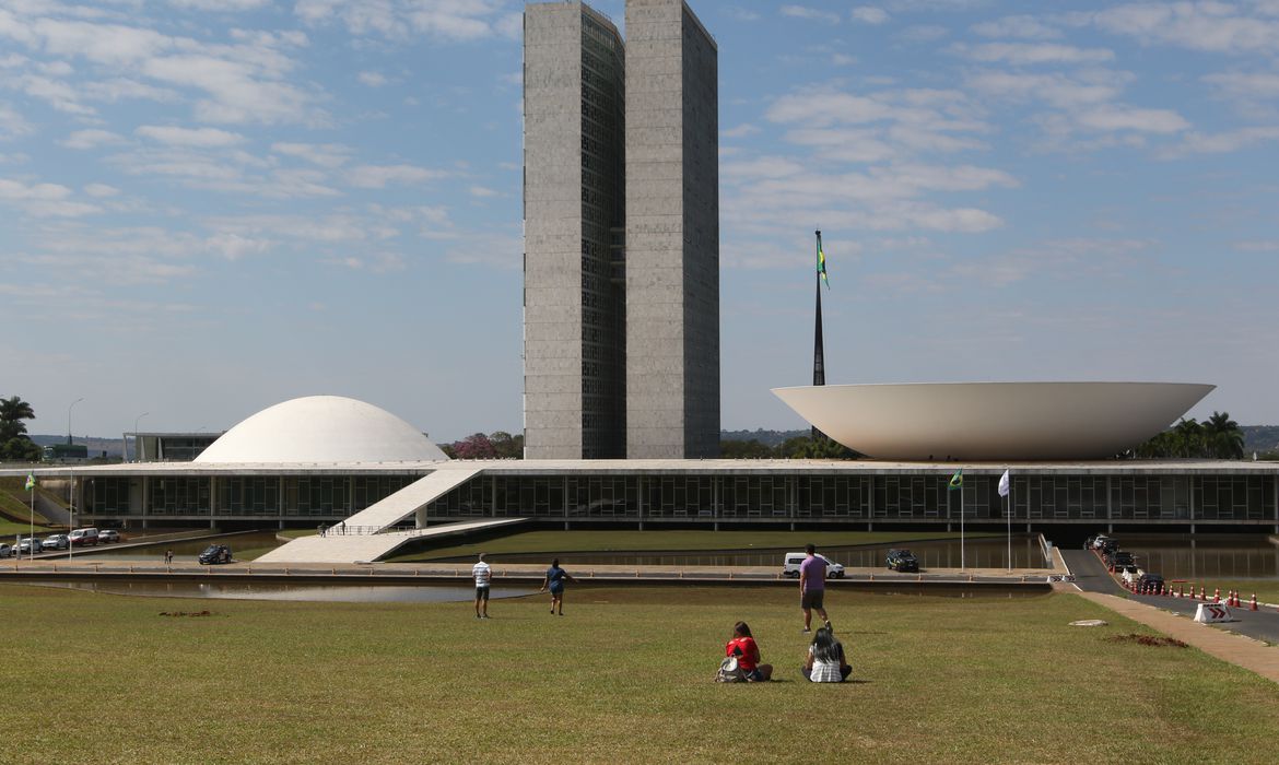 Agência Brasil começa a usar linguagem neutra; confira