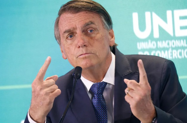 Bolsonaro diz que vai 'evitar' concursos para 'proteger' os servidores: 'Máquina no limite'