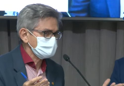 [VIDEO] Secretário de Saúde confirma que pagou R$ 5 milhões por respiradores sem nem "ler" contrato