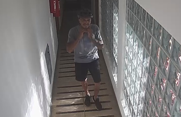 Polícia divulga imagem de homem especialista em furtar bicicletas em condomínios de luxo em Natal